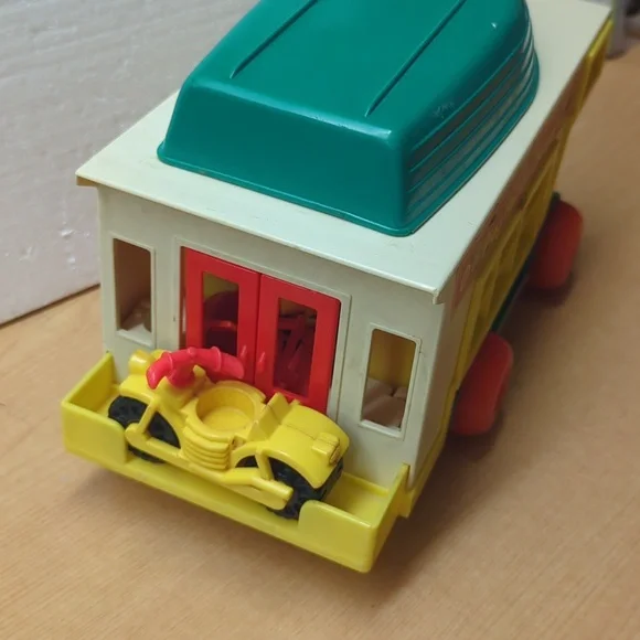 #16 Vintage 1974 Fisher Price Play Family Camper Little People Playset #994